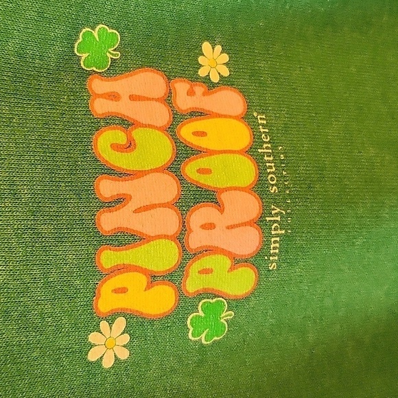 Simply Southern Lucky Gnome Tee Medium - Picture 3 of 4